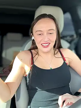 lunagirl13 online show from 12.17.25