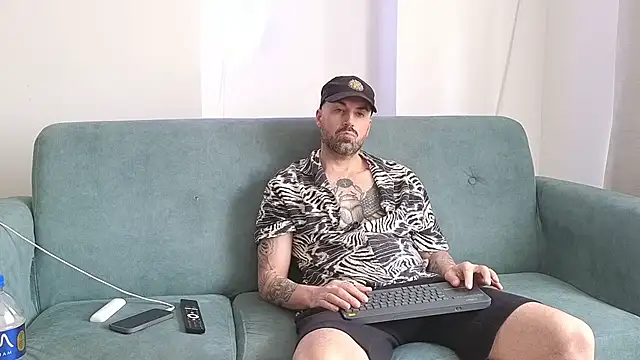 Snapshot of MattxFeet chatting on 08.06.26 MattxFeet online show from 08.06.26