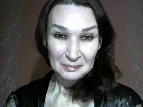 Snapshot of PrettyAndWild chatting on 12.29.24 PrettyAndWild online show from 12.29.24