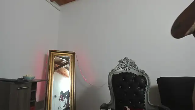 Snapshot of Hela_wet chatting on 12.08.24 Hela wet online show from 12.08.24