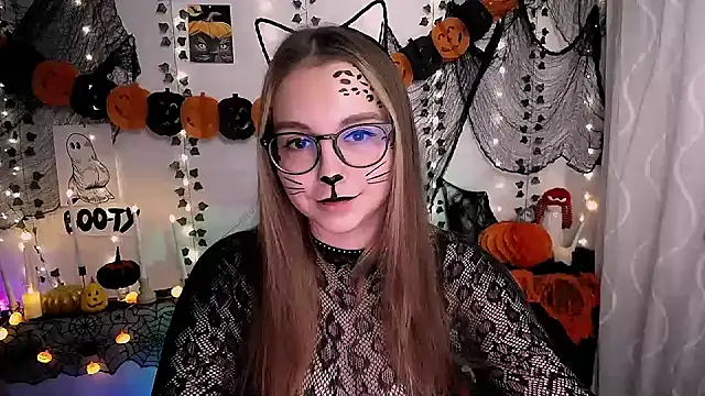 SweetPrincess  online show from 10.28.25