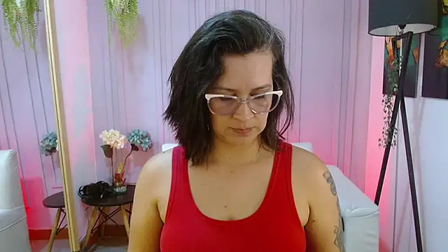 Britney taylor  online show from 01.28.25