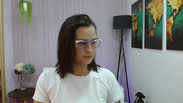 Britney taylor  online show from 02.13.25