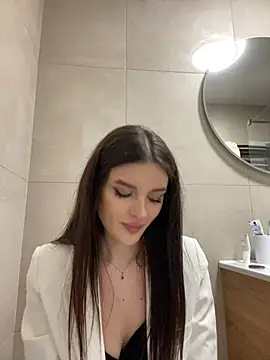 little belucci online show from 02.14.25