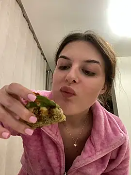 little belucci online show from 03.19.25