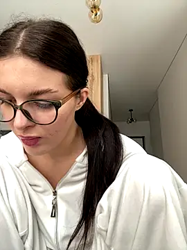 little belucci online show from 01.08.26