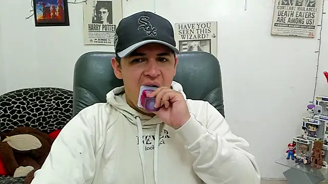 Snapshot of ney_22 chatting on 01.27.25 ney 22 online show from 01.27.25