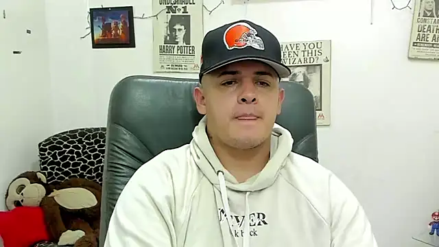 Snapshot of ney_22 chatting on 01.28.25 ney 22 online show from 01.28.25