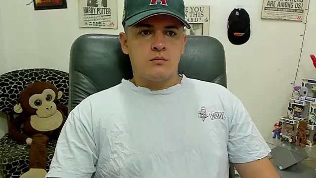 Snapshot of ney_22 chatting on 02.01.25 ney 22 online show from 02.01.25