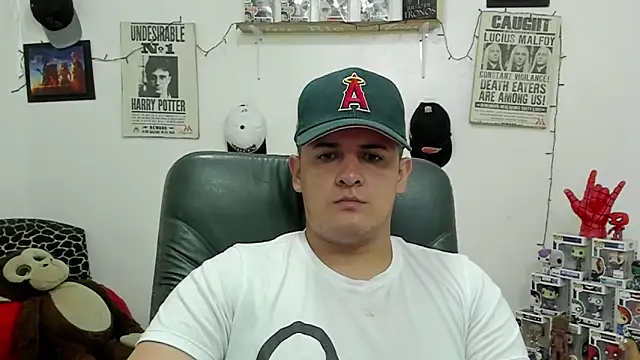 Snapshot of ney_22 chatting on 02.04.25 ney 22 online show from 02.04.25