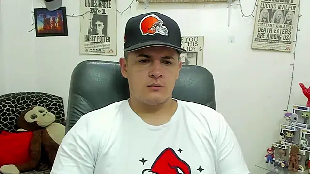 Snapshot of ney_22 chatting on 02.05.25 ney 22 online show from 02.05.25