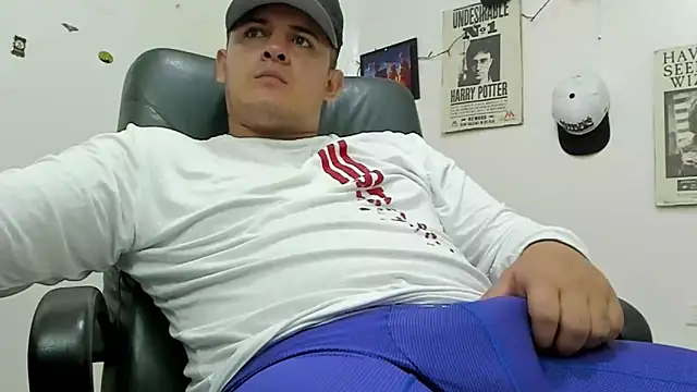 Snapshot of ney_22 chatting on 02.07.25 ney 22 online show from 02.07.25