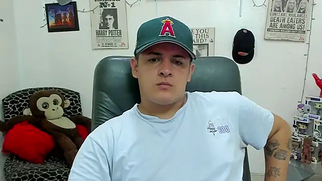 Snapshot of ney_22 chatting on 02.11.25 ney 22 online show from 02.11.25