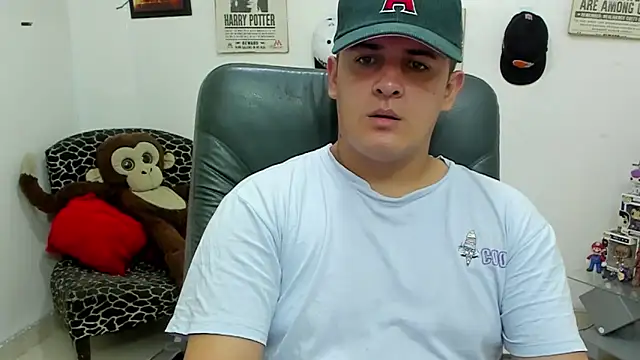 Snapshot of ney_22 chatting on 02.11.25 ney 22 online show from 02.11.25