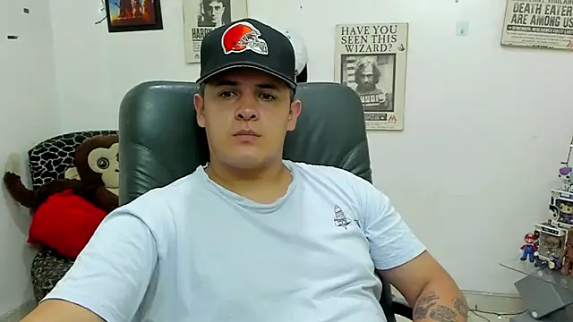 Snapshot of ney_22 chatting on 02.11.25 ney 22 online show from 02.11.25