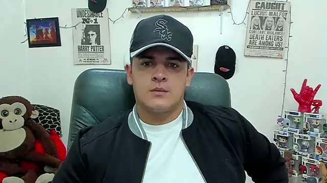 Snapshot of ney_22 chatting on 02.15.25 ney 22 online show from 02.15.25