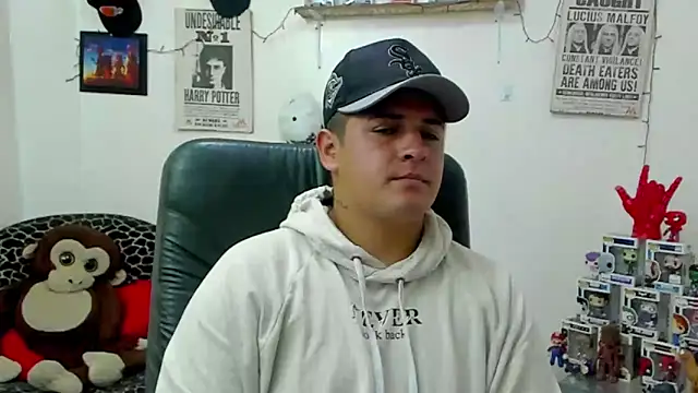 Snapshot of ney_22 chatting on 02.18.25 ney 22 online show from 02.18.25