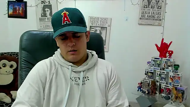 Snapshot of ney_22 chatting on 02.19.25 ney 22 online show from 02.19.25