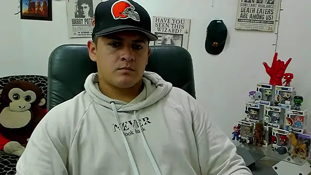 Snapshot of ney_22 chatting on 02.19.25 ney 22 online show from 02.19.25