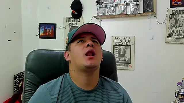 Snapshot of ney_22 chatting on 02.20.25 ney 22 online show from 02.20.25