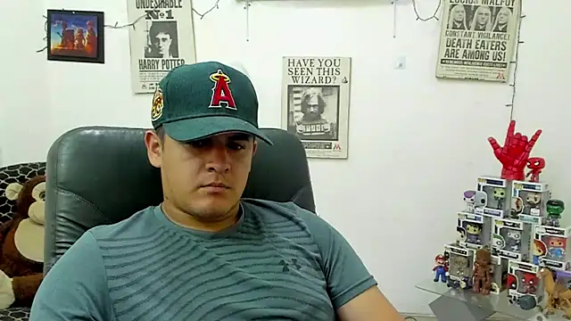 Snapshot of ney_22 chatting on 02.20.25 ney 22 online show from 02.20.25