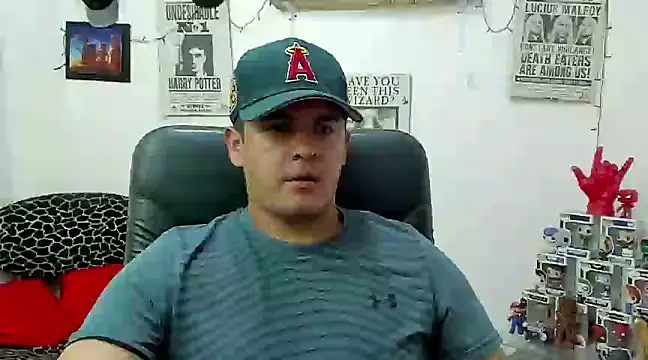 Snapshot of ney_22 chatting on 02.25.25 ney 22 online show from 02.25.25