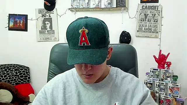 Snapshot of ney_22 chatting on 02.25.25 ney 22 online show from 02.25.25