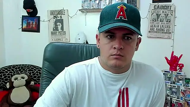 Snapshot of ney_22 chatting on 03.05.25 ney 22 online show from 03.05.25