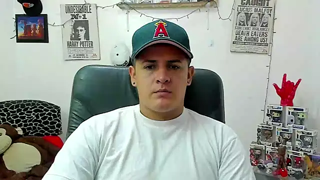 Snapshot of ney_22 chatting on 03.10.25 ney 22 online show from 03.10.25