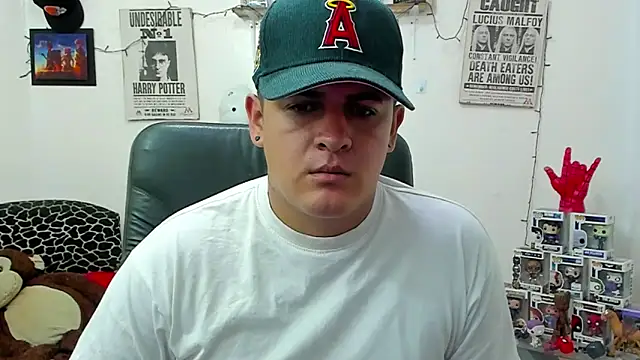 Snapshot of ney_22 chatting on 03.10.25 ney 22 online show from 03.10.25