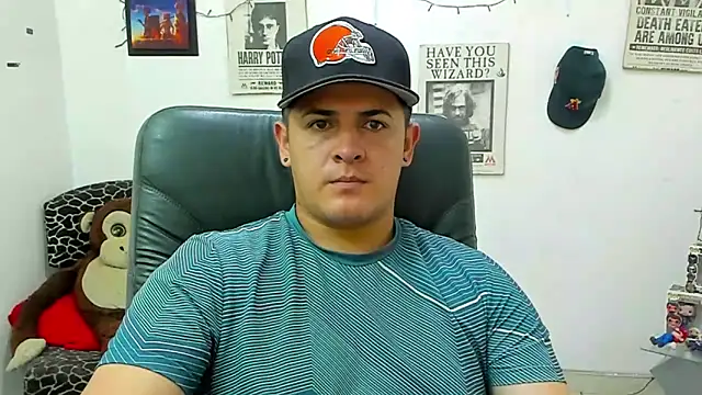 Snapshot of ney_22 chatting on 03.14.25 ney 22 online show from 03.14.25