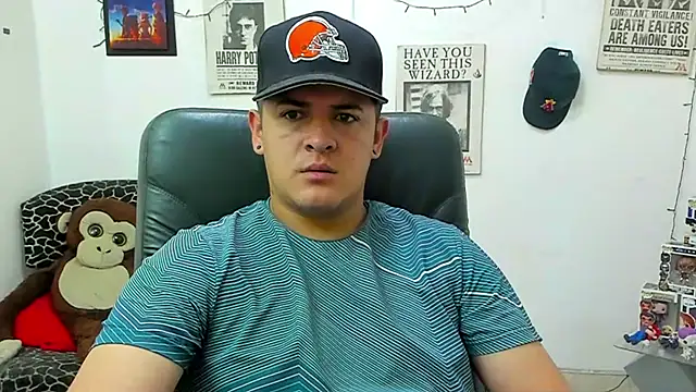 Snapshot of ney_22 chatting on 03.14.25 ney 22 online show from 03.14.25