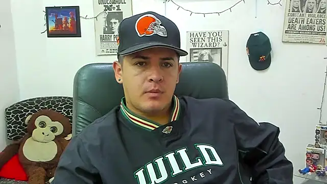 Snapshot of ney_22 chatting on 03.15.25 ney 22 online show from 03.15.25