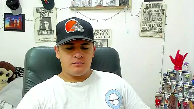 Snapshot of ney_22 chatting on 03.21.25 ney 22 online show from 03.21.25