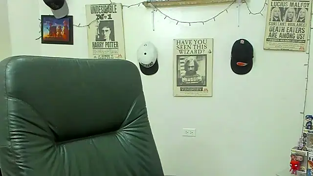 Snapshot of ney_22 chatting on 03.23.25 ney 22 online show from 03.23.25