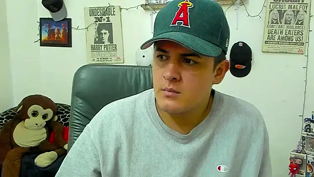 Snapshot of ney_22 chatting on 03.23.25 ney 22 online show from 03.23.25