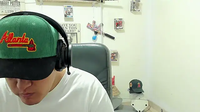 Snapshot of ney_22 chatting on 09.21.25 ney 22 online show from 09.21.25