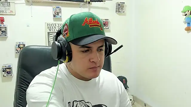 Snapshot of ney_22 chatting on 09.26.25 ney 22 online show from 09.26.25