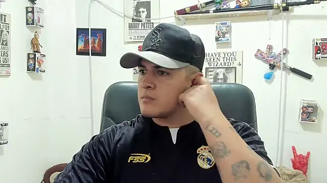 Snapshot of ney_22 chatting on 09.30.25 ney 22 online show from 09.30.25