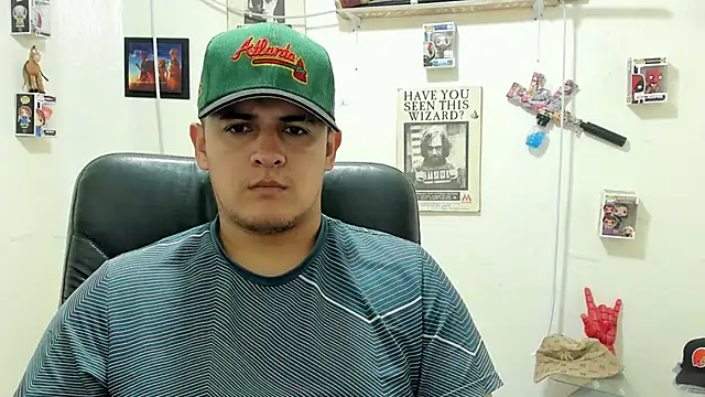 Snapshot of ney_22 chatting on 10.03.25 ney 22 online show from 10.03.25