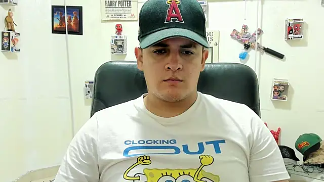 Snapshot of ney_22 chatting on 10.08.25 ney 22 online show from 10.08.25