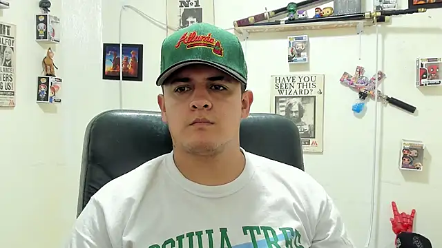 Snapshot of ney_22 chatting on 10.10.25 ney 22 online show from 10.10.25