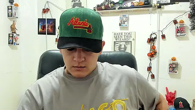 Snapshot of ney_22 chatting on 10.19.25 ney 22 online show from 10.19.25