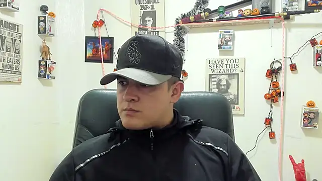 Snapshot of ney_22 chatting on 10.28.25 ney 22 online show from 10.28.25