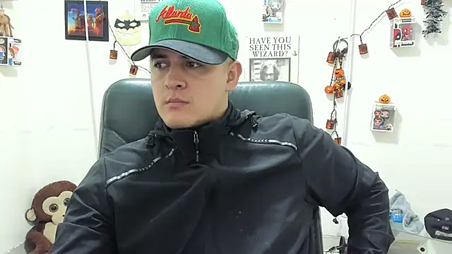 Snapshot of ney_22 chatting on 11.04.25 ney 22 online show from 11.04.25