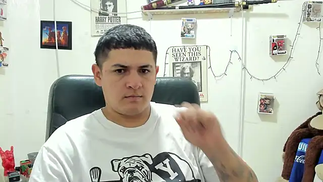 Snapshot of ney_22 chatting on 11.15.25 ney 22 online show from 11.15.25