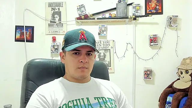 Snapshot of ney_22 chatting on 11.17.25 ney 22 online show from 11.17.25