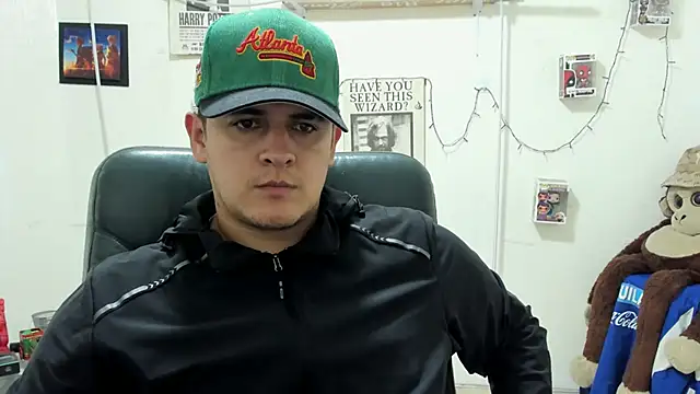 Snapshot of ney_22 chatting on 11.21.25 ney 22 online show from 11.21.25