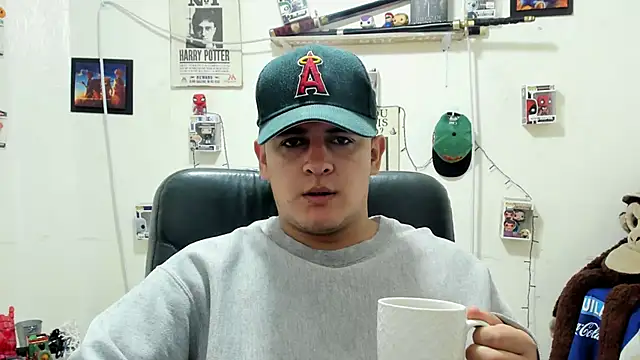 Snapshot of ney_22 chatting on 11.28.25 ney 22 online show from 11.28.25