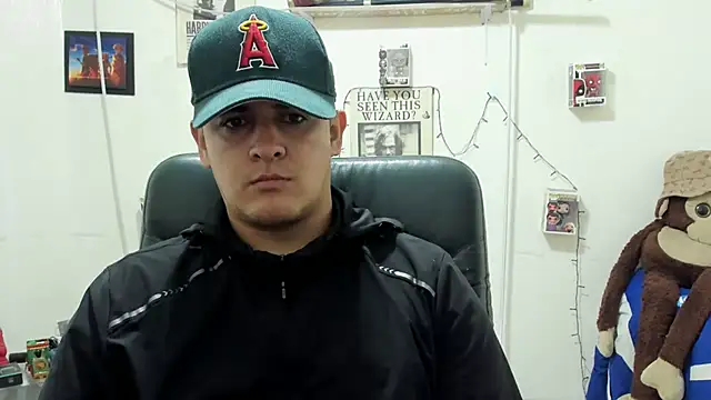 Snapshot of ney_22 chatting on 12.02.25 ney 22 online show from 12.02.25